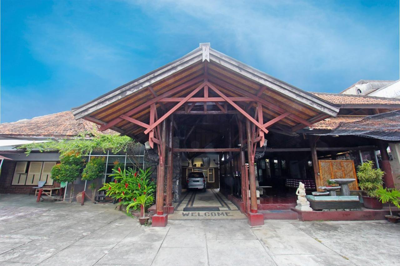 Oyo 91516 Wisata Hotel Mataram Eksteriør billede