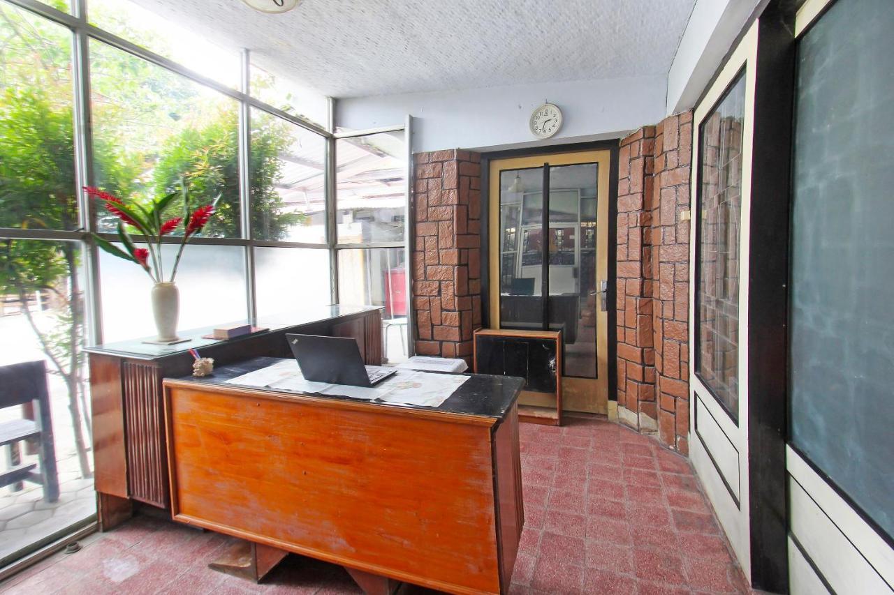 Oyo 91516 Wisata Hotel Mataram Eksteriør billede