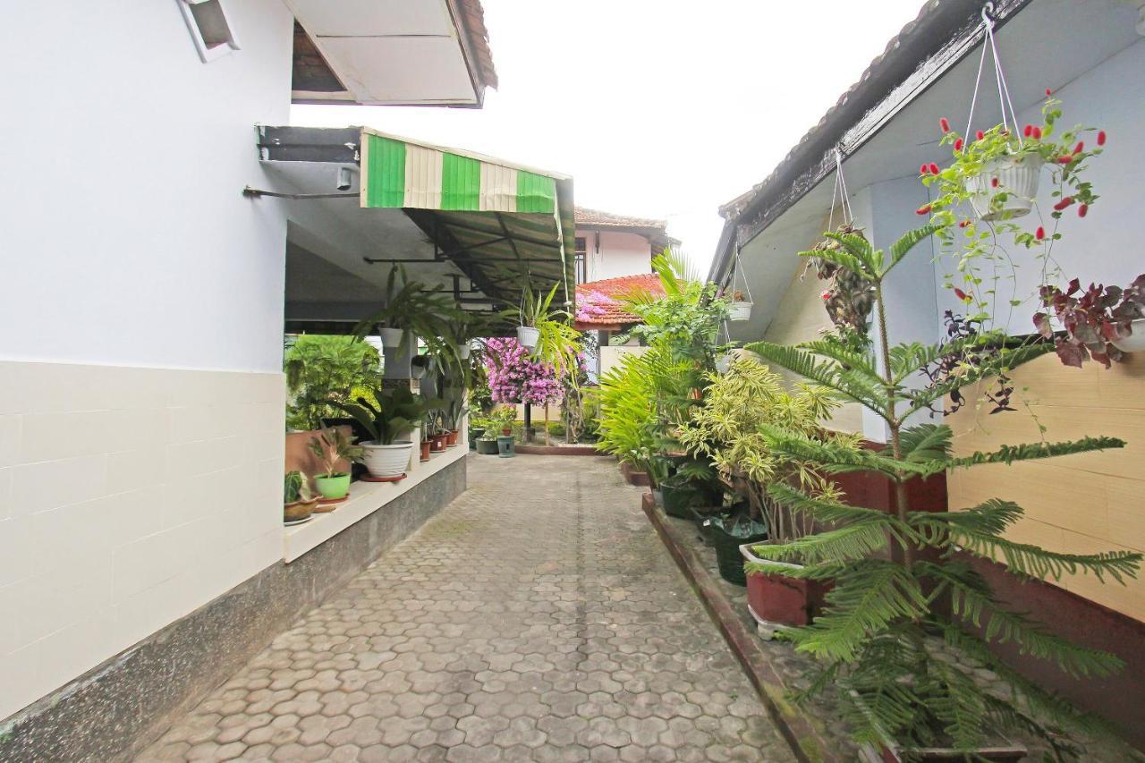Oyo 91516 Wisata Hotel Mataram Eksteriør billede